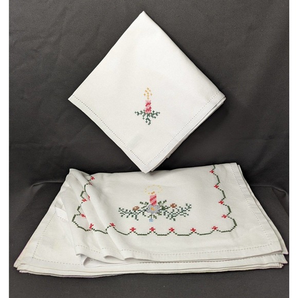 Christmas Placemat Napkins Table Cloth Candle Motif NWOT - Picture 3 of 10
